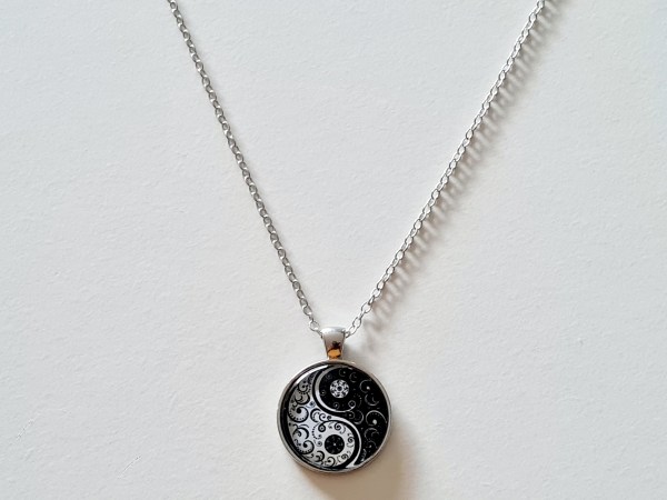 collier ying yang argentée acier inoxydable